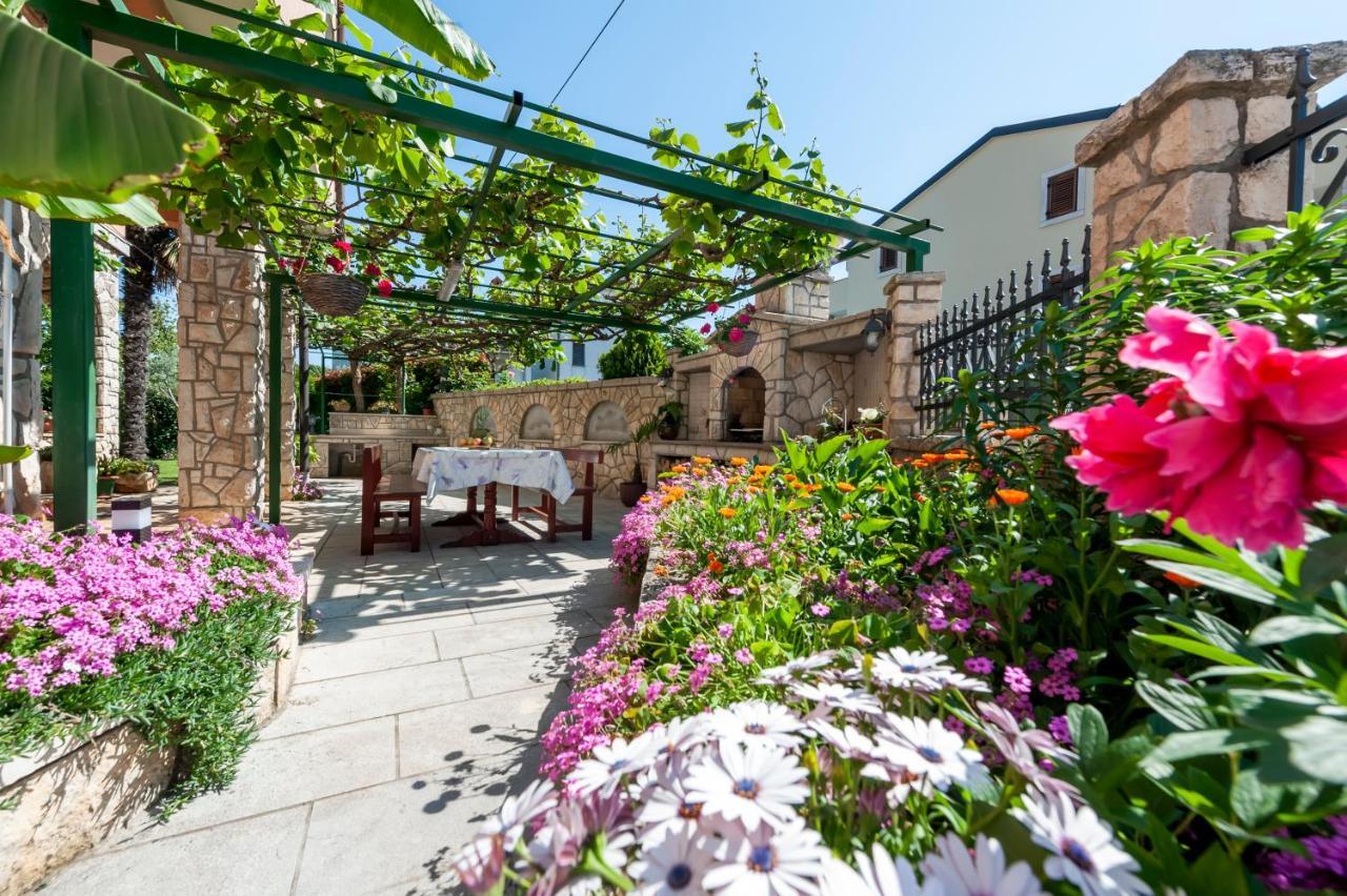 Apartments Villa Istria Rovinj Bagian luar foto